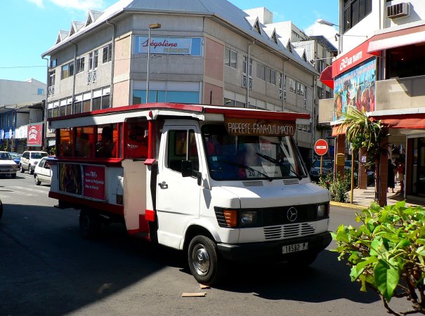 49- Le truck, transport en commun local 